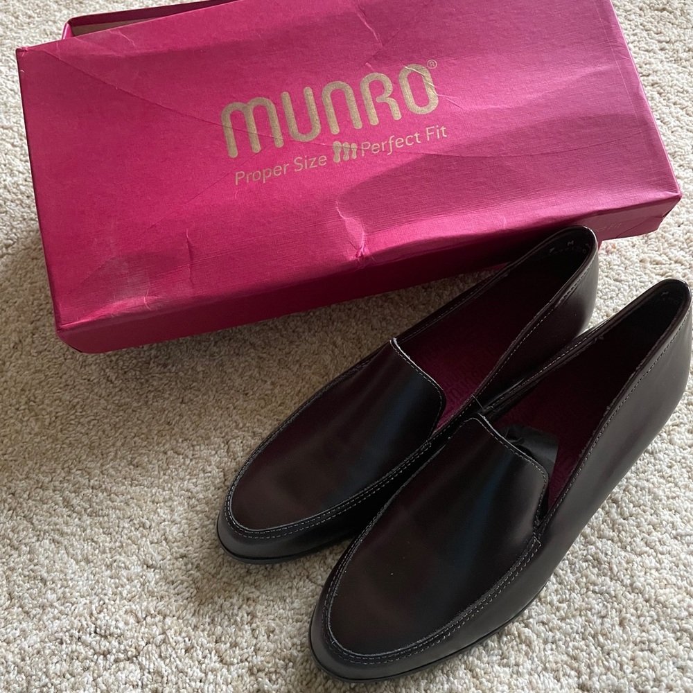Munro Harrison Dark Brown Leather Loafers Flats